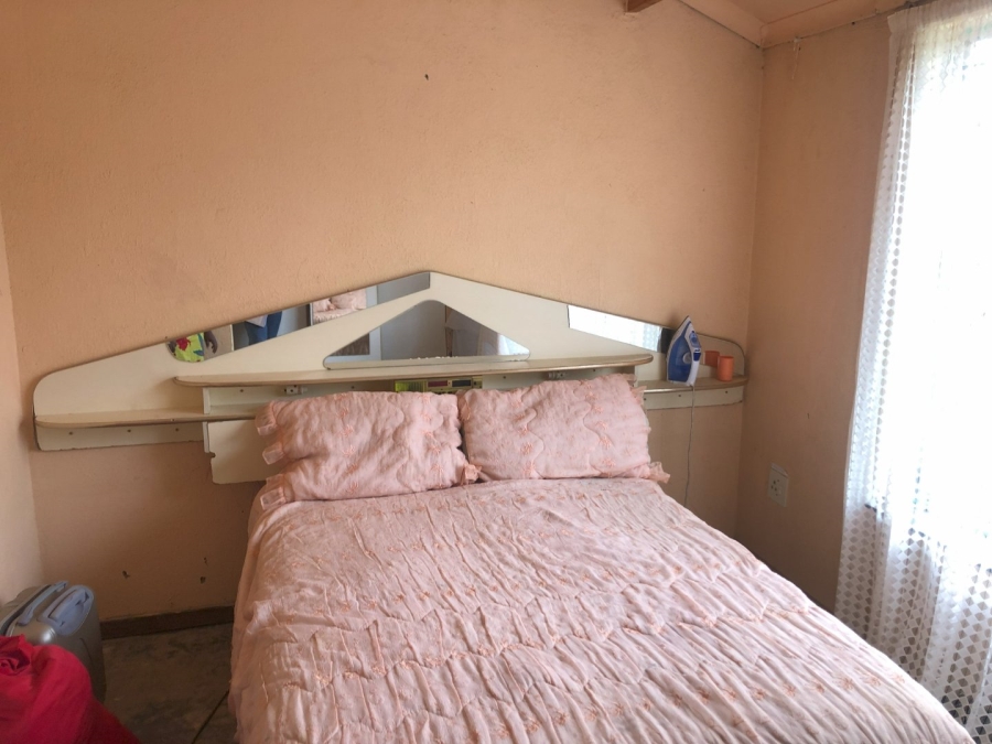 4 Bedroom Property for Sale in Molifi Tau Kloof Free State